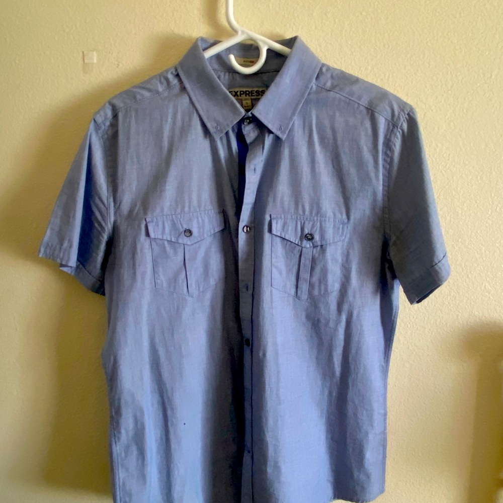 Short sleeve express button up
